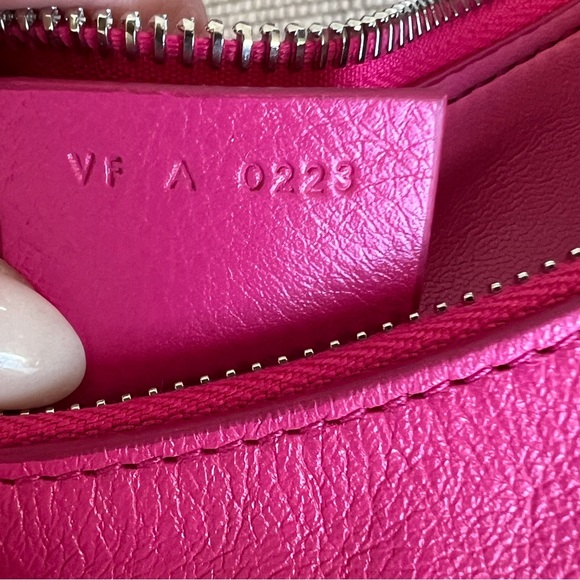 Givenchy Women's Pink 'Moon Cut Out Fuchsia Shoulder Bag - Picture 14 of 14